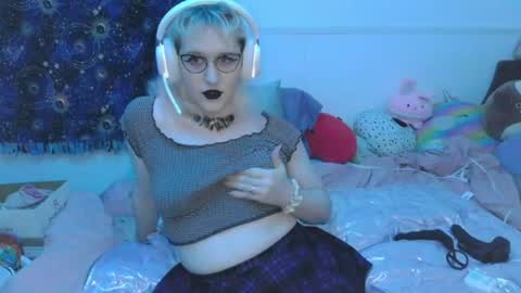 alyxiabewbs online show from August 6, 2026, 1:07 am