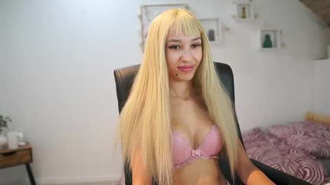 Amai  Liu online show from September 25, 2025, 6:11 pm