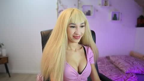 Amai  Liu online show from November 8, 2025, 6:51 pm