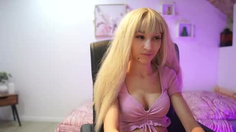 Amai  Liu online show from February 12, 2026, 2:01 pm