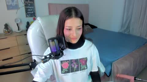 B I A N C A online show from February 6, 2025, 4:10 am