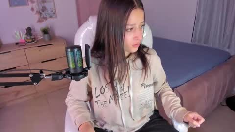 B I A N C A online show from February 19, 2025, 4:23 am