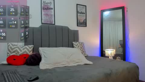 Hi Im AmaiaHelp me reach 100 likes online show from September 11, 2025, 11:49 pm