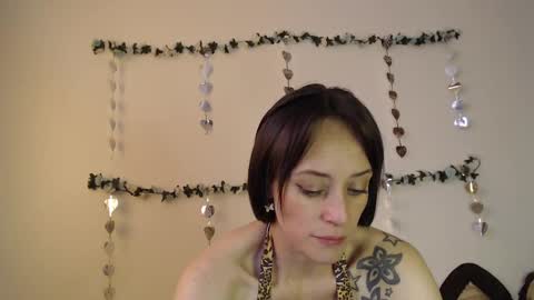 Amalett online show from March 10, 2025, 4:14 pm