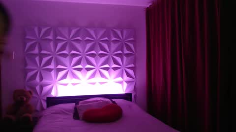 Amalett online show from December 4, 2025, 10:02 am