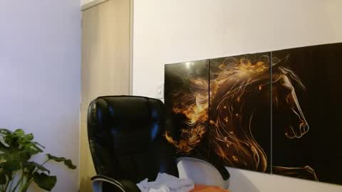 Snapshot of amalia_brunette chatting on May 16, 2026, 12:29 am AMALIA online show from May 16, 2026, 12:29 am