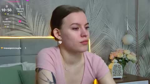 Amalia online show from September 22, 2025, 1:02 pm