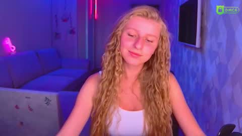 Amalia online show from September 22, 2025, 3:14 pm