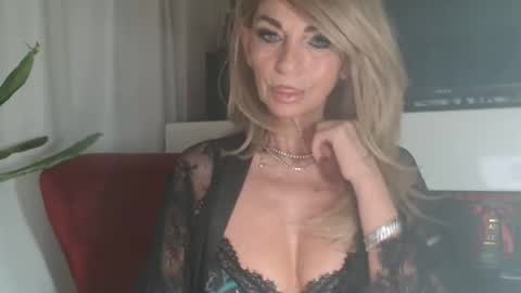 Angel or Demon online show from September 23, 2025, 10:18 am