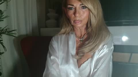 Snapshot of amanda0803 chatting on June 11, 2026, 8:23 am Angel or Demon online show from June 11, 2026, 8:23 am