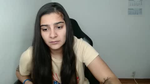 Snapshot of amanda5star chatting on November 19, 2025, 12:16 pm The queen of the biceps online show from November 19, 2025, 12:16 pm