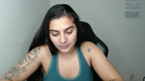 Snapshot of amanda5star chatting on November 25, 2025, 5:13 pm The queen of the biceps online show from November 25, 2025, 5:13 pm