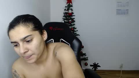 Snapshot of amanda5star chatting on December 21, 2025, 12:18 am The queen of the biceps online show from December 21, 2025, 12:18 am