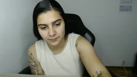 Snapshot of amanda5star chatting on January 15, 2026, 6:44 pm The queen of the biceps online show from January 15, 2026, 6:44 pm