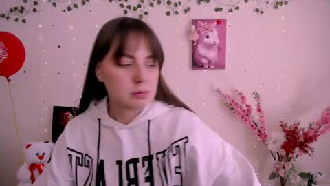 amanda_bright_ online show from April 15, 2026, 10:33 am