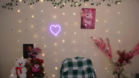 Snapshot of amanda_bright_ chatting on May 9, 2026, 8:19 am amanda_bright_ online show from May 9, 2026, 8:19 am