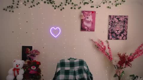 Snapshot of amanda_bright_ chatting on May 19, 2026, 10:32 am amanda_bright_ online show from May 19, 2026, 10:32 am