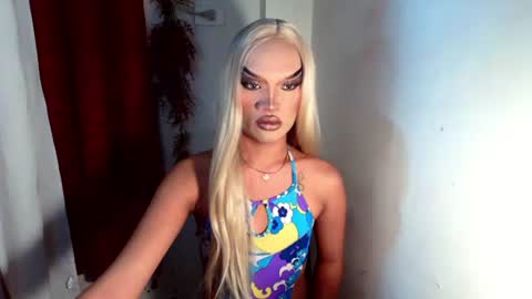 Amanda online show from October 19, 2025, 12:06 pm