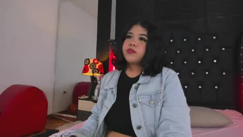 Amanda Moore online show from April 14, 2026, 4:40 am