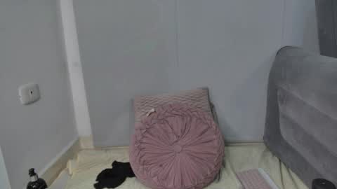 Snapshot of amandabrooks_18 chatting on April 9, 2026, 6:19 am Amanda online show from April 9, 2026, 6:19 am