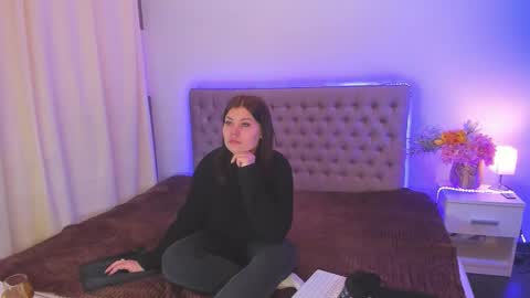Snapshot of amandahoppe chatting on May 3, 2026, 4:51 am Amanda online show from May 3, 2026, 4:51 am