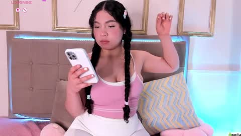 amandalee26 online show from April 7, 2026, 10:09 pm