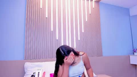 Snapshot of amara_lune chatting on July 18, 2026, 3:33 am online show from July 18, 2026, 3:33 am