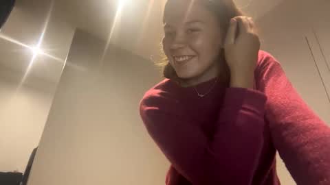 Snapshot of amaraelise chatting on January 16, 2025, 10:02 pm Amara Elise online show from January 16, 2025, 10:02 pm