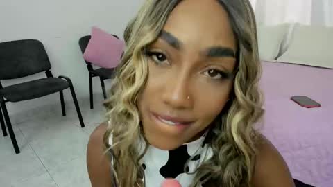 amaraluxe online show from November 6, 2025, 4:08 pm