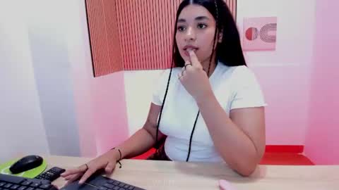 Snapshot of amaranta_blake chatting on August 5, 2026, 8:22 pm AMARANTA online show from August 5, 2026, 8:22 pm