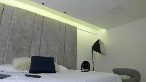 Emily online show from January 23, 2025, 10:43 am