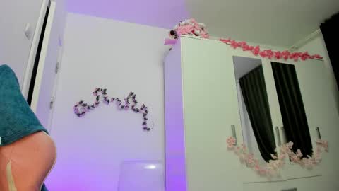 amateur_fitbabex online show from September 11, 2025, 6:13 am