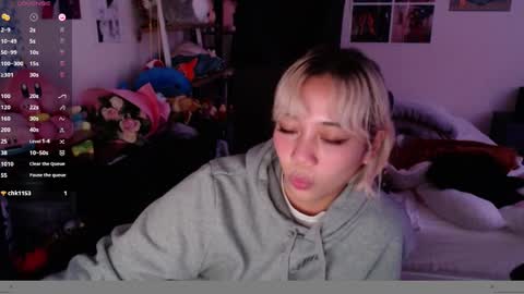 leash online show from February 3, 2025, 8:02 am