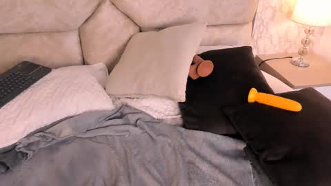 AMATISTA online show from February 28, 2025, 1:47 am