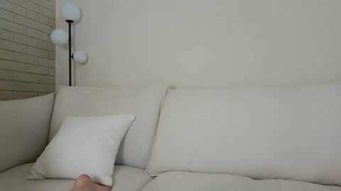 amaya_floress online show from February 19, 2026, 1:18 pm