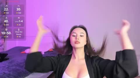 amaya_mawo online show from November 17, 2025, 7:19 pm