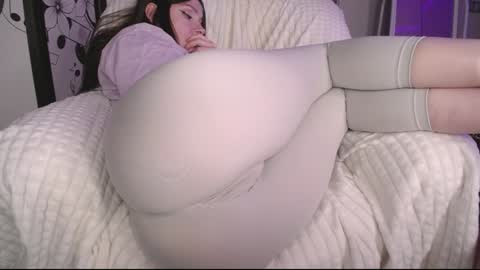 amazing_agness online show from December 20, 2024, 9:54 am