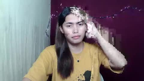 YELLA online show from November 22, 2025, 11:31 am