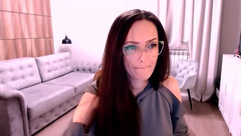 Izza online show from November 5, 2025, 8:14 am