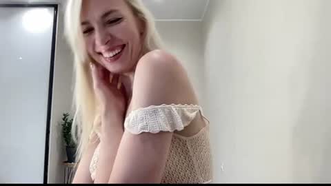 Snapshot of amazingkelly chatting on June 20, 2026, 7:55 am Kelly online show from June 20, 2026, 7:55 am