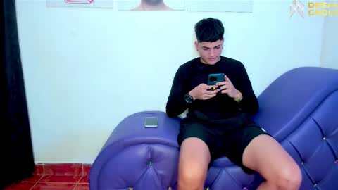 3some HORNY KIMGOOD GIRL LOOKING TO EXPERIENCE ALL KINDS OF SHOW online show from September 26, 2025, 9:30 pm