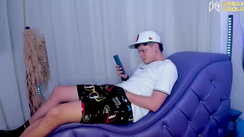 3some HORNY KIMGOOD GIRL LOOKING TO EXPERIENCE ALL KINDS OF SHOW online show from October 14, 2025, 8:09 pm