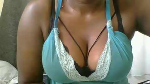 Mia online show from September 14, 2025, 5:39 am