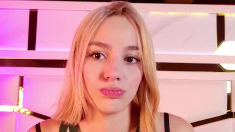 Julieta  online show from November 28, 2025, 11:35 am