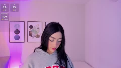 ambarevans_ online show from October 26, 2025, 11:49 am