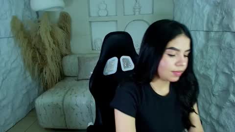 Snapshot of ambarina_r chatting on October 15, 2025, 3:17 am Ambarina online show from October 15, 2025, 3:17 am