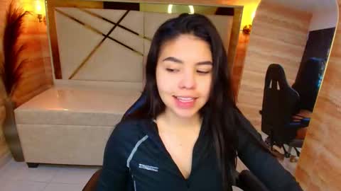 Snapshot of ambarina_r chatting on October 18, 2025, 3:31 am Ambarina online show from October 18, 2025, 3:31 am