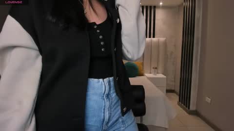 Ambar  online show from November 12, 2025, 11:54 am