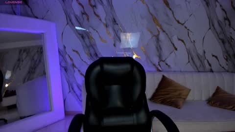 Ambar  online show from November 30, 2025, 11:47 am