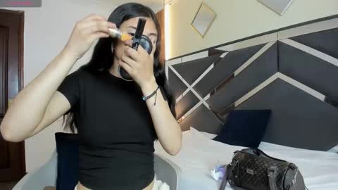 Snapshot of ambaross chatting on February 18, 2026, 1:29 pm Ambar Ross online show from February 18, 2026, 1:29 pm